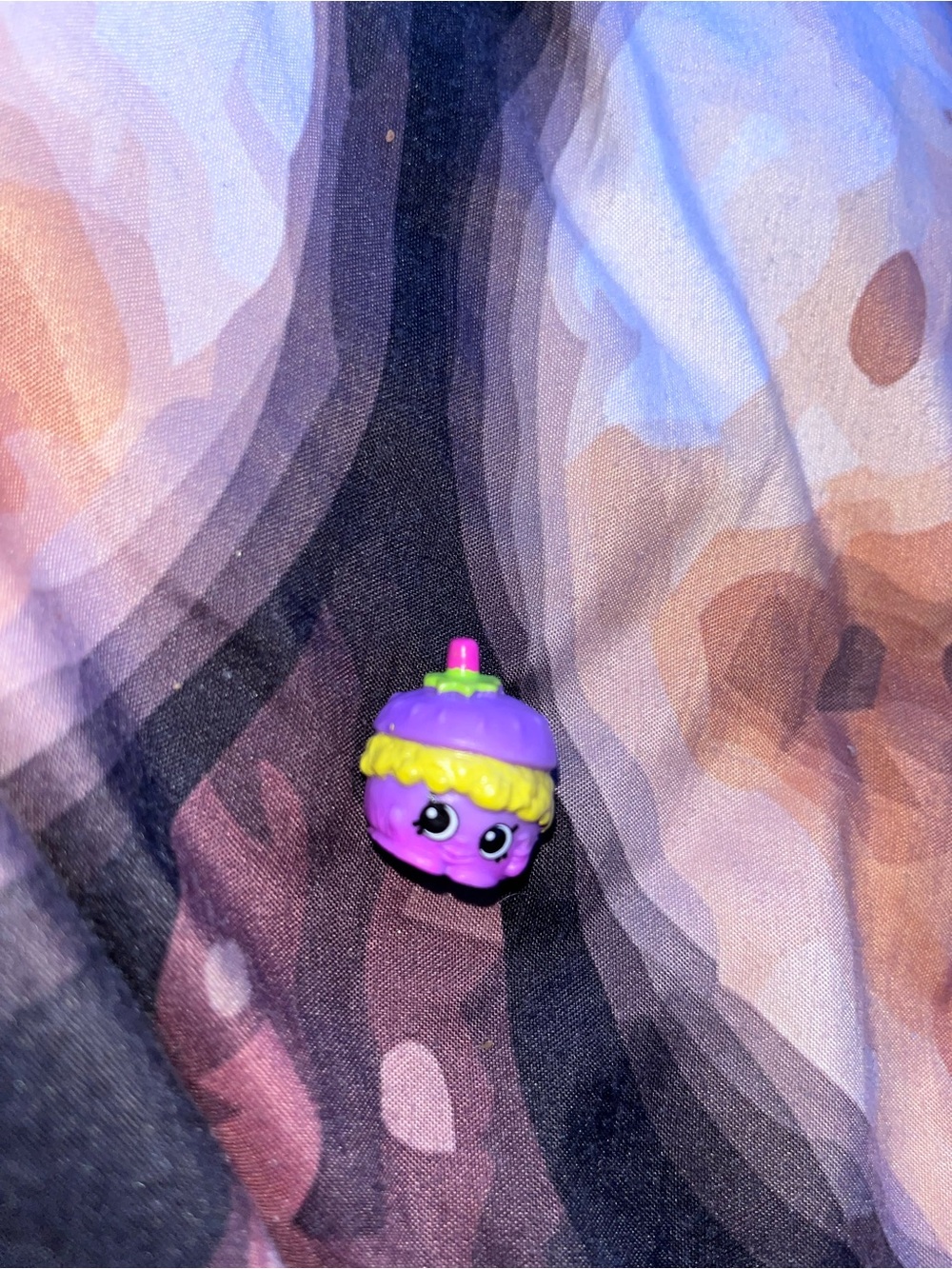 Shopkins Purple and Yellow Mini Figure